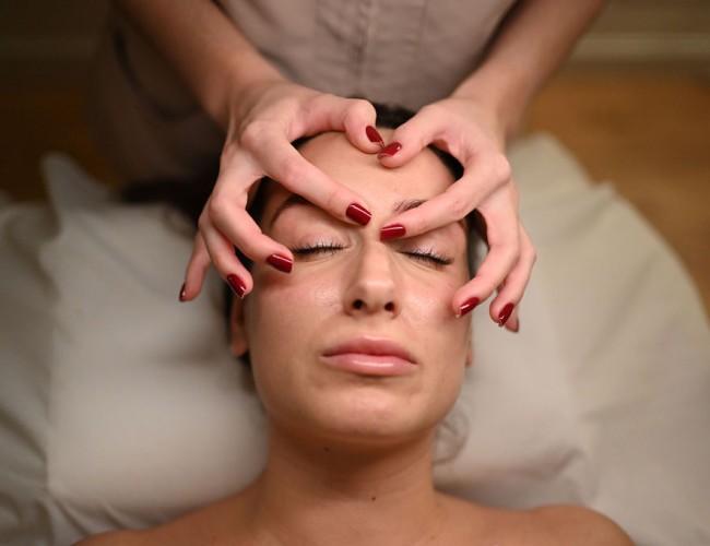 Masaje relajante en la cabeza en zaragoza